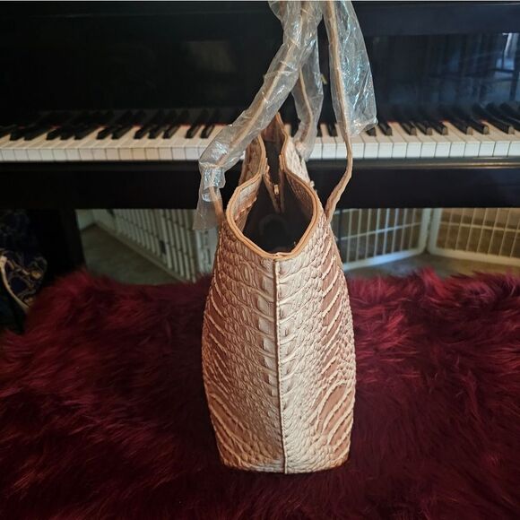 KHAKI & CREAM CROC TOTE - Picture 6 of 8